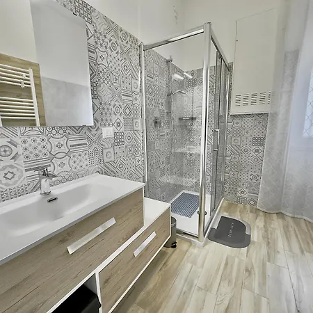 Lägenhet Centralissimo Sul Mare - 2 E 2 Bagni - 6 Posti Letto