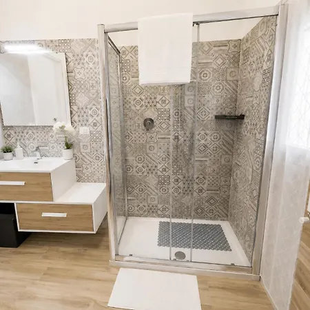 Lägenhet Centralissimo Sul Mare - 2 E 2 Bagni - 6 Posti Letto *